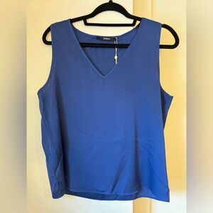 Quince Washable Stretch Silk Tank. Color: Washed Blue. Size L.